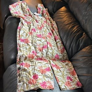 Kensie floral jumpsuit size large women’s - Pink and Green